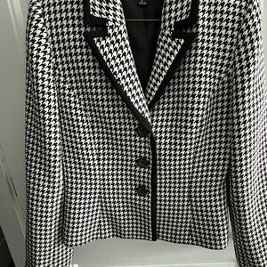 Stylish Black and White Vintage Houndstooth Women's Jacket